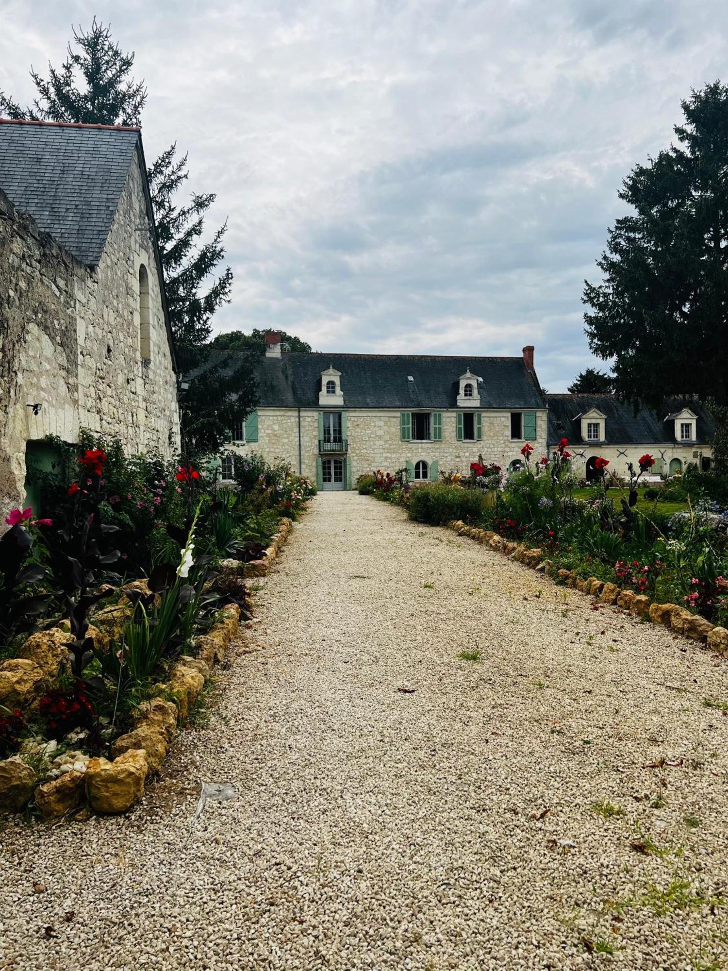 Chateau De La Thibaudiere - Chambre Du Tonneau Allonnes  Екстериор снимка